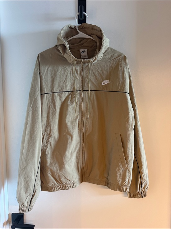 Nike Other - Nike Men's Beige Hooded Windbreaker with Contrast Piping